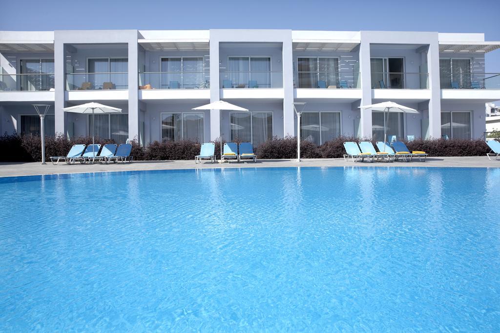 Family Room Pool View